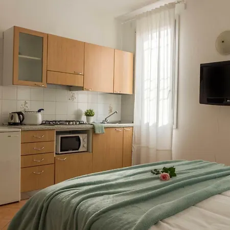 La Rosa Apartment *