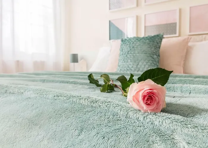 La Rosa By * فيرّارا