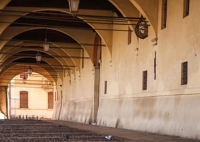 La Rosa By * فيرّارا